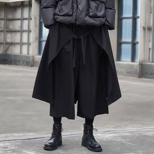 Pantaloni larghi gotici
